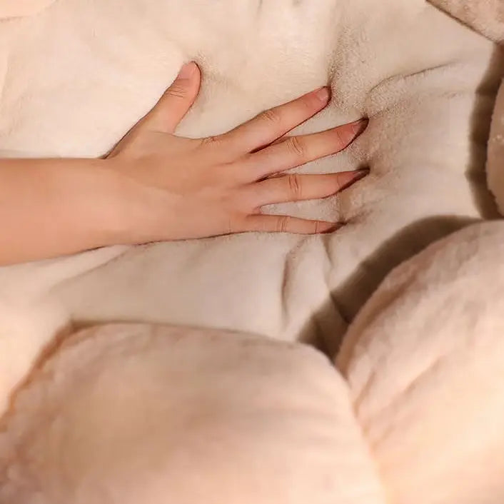 PETLOOM Bloomy Flower Plush Cat Bed™