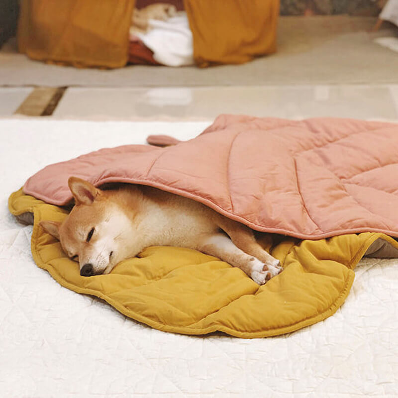 PETLOOM Leaf Shape Dog Blanket™