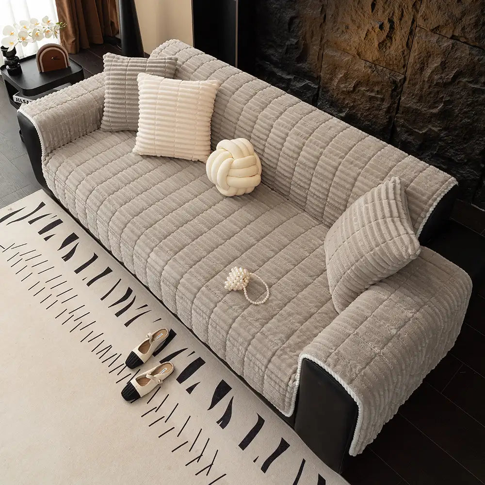 PETLOOM One-Piece Cozy Flannel Sofa Protection Non-Slip Couch Cover™