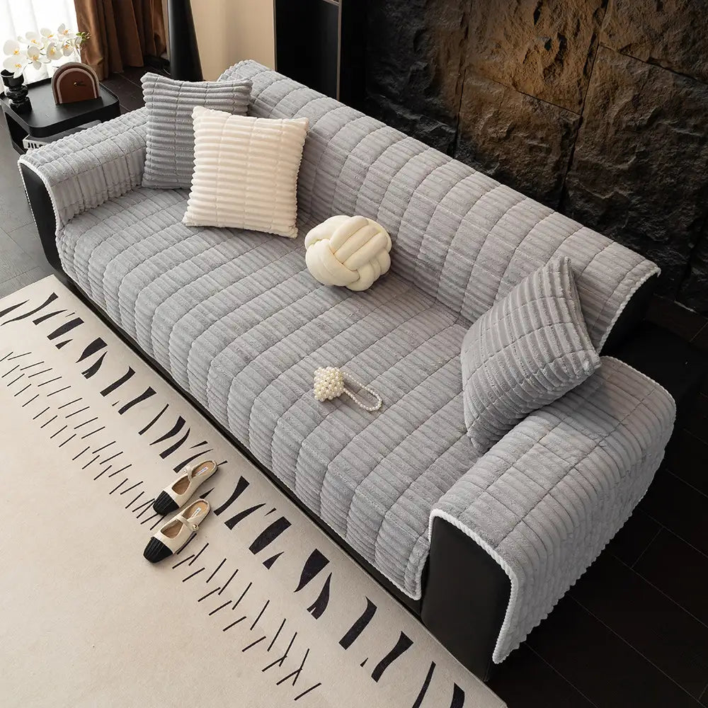 PETLOOM One-Piece Cozy Flannel Sofa Protection Non-Slip Couch Cover™