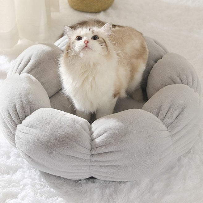 Petloom eco-friendly plush donut cuddler cat bed for deep sleep
