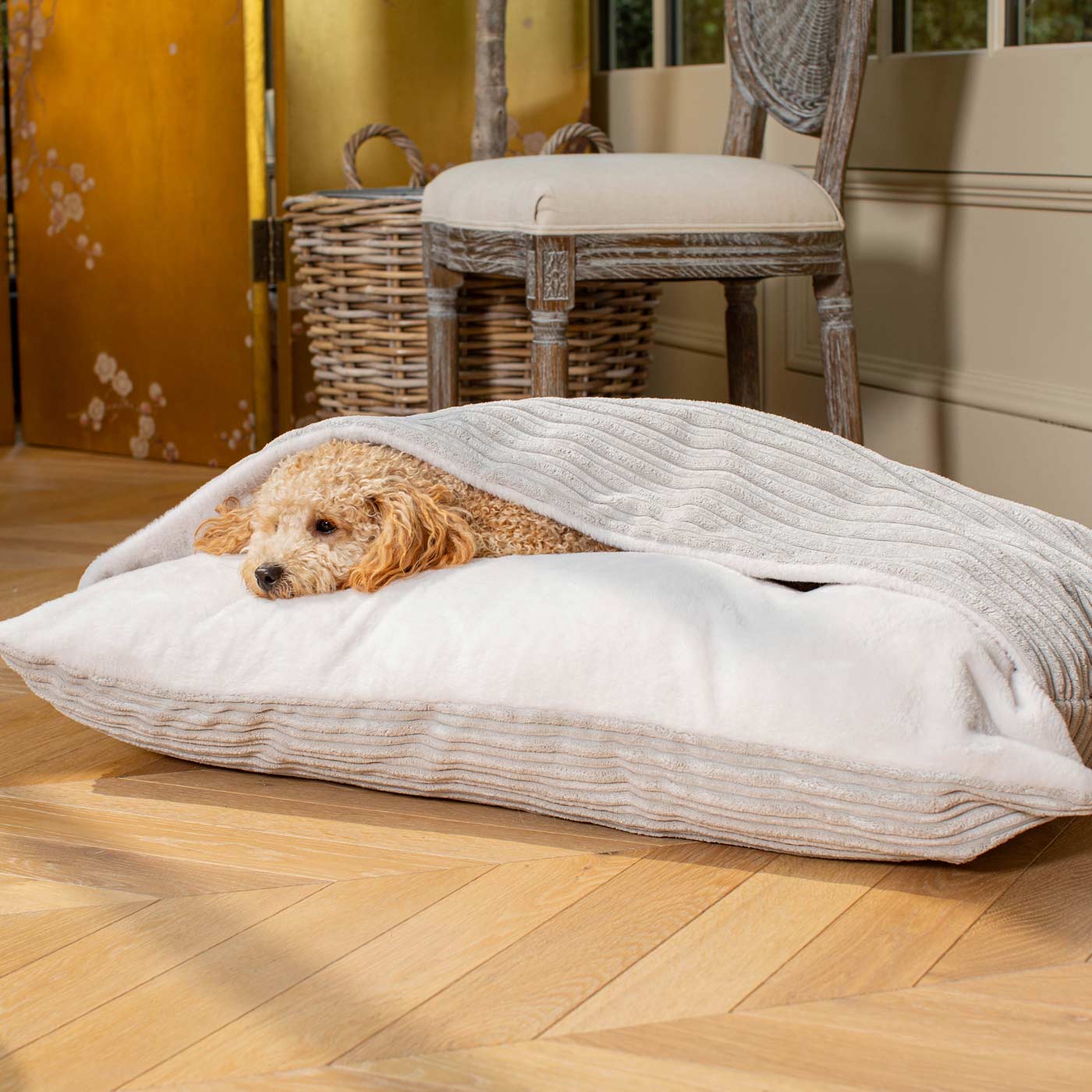 PETLOOM Sleepy Burrows Plush Dog Bed™
