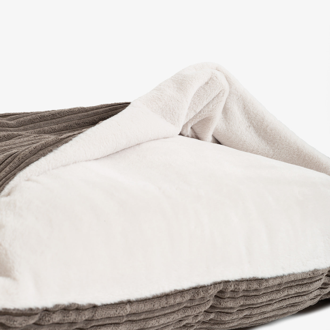 PETLOOM Sleepy Burrows Plush Dog Bed™
