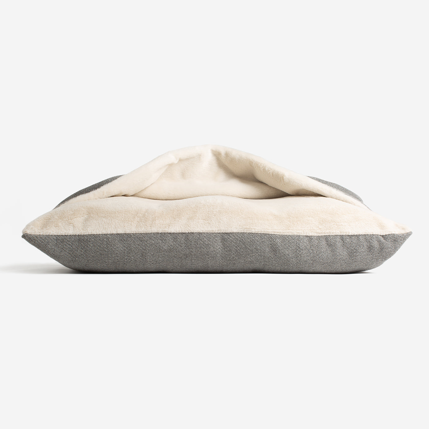 PETLOOM Sleepy Burrows Herringbone Dog Bed™