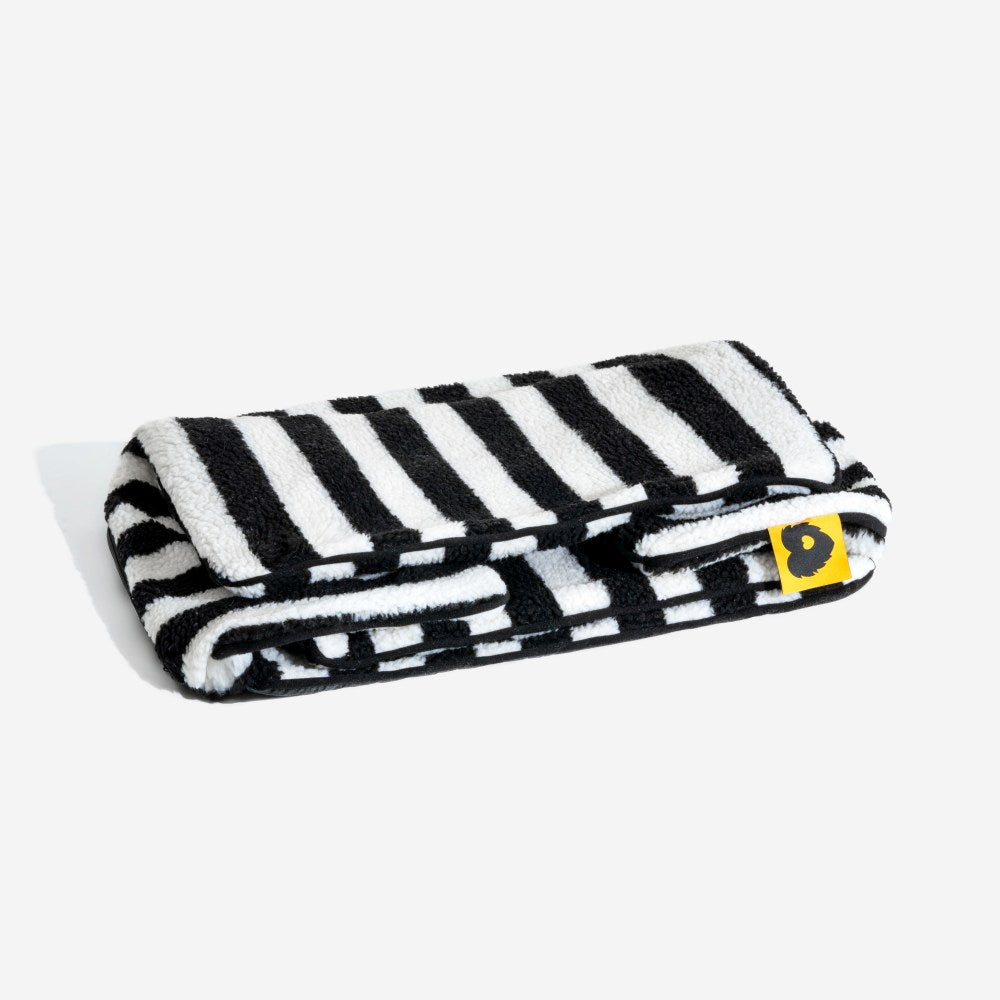 PETLOOM Trendy Striped Faux Lambswool Double Layer Dog & Cat Sofa Bed™
