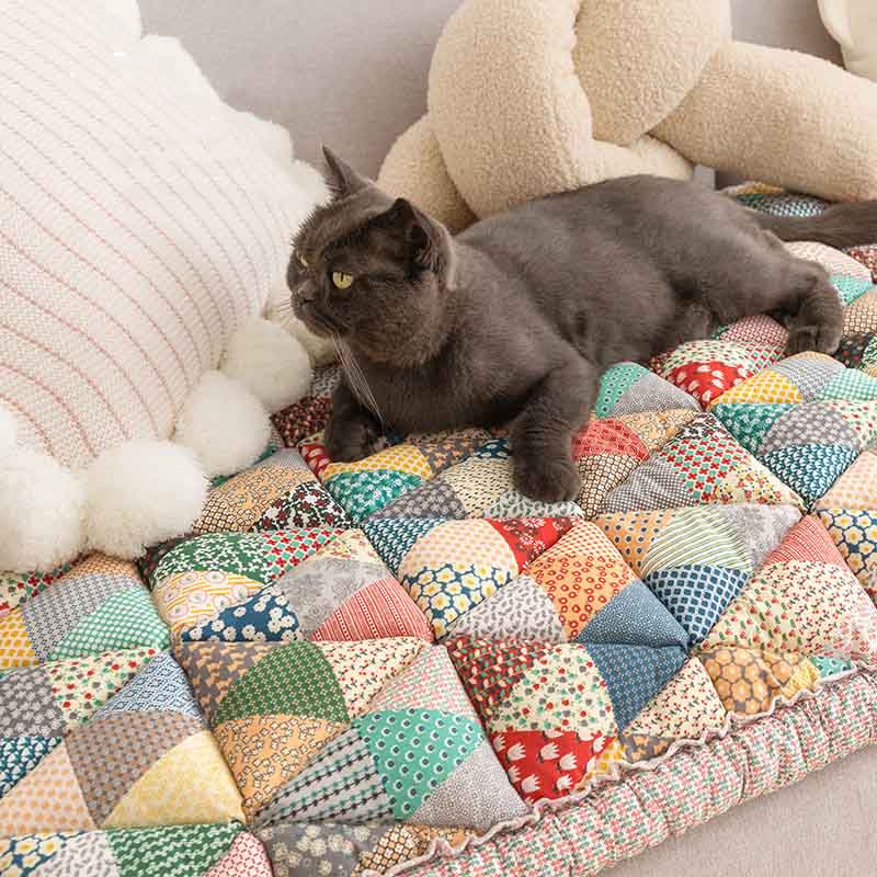 PETLOOM Garden Chic Cotton Pet-Friendly Protective Couch Cover™
